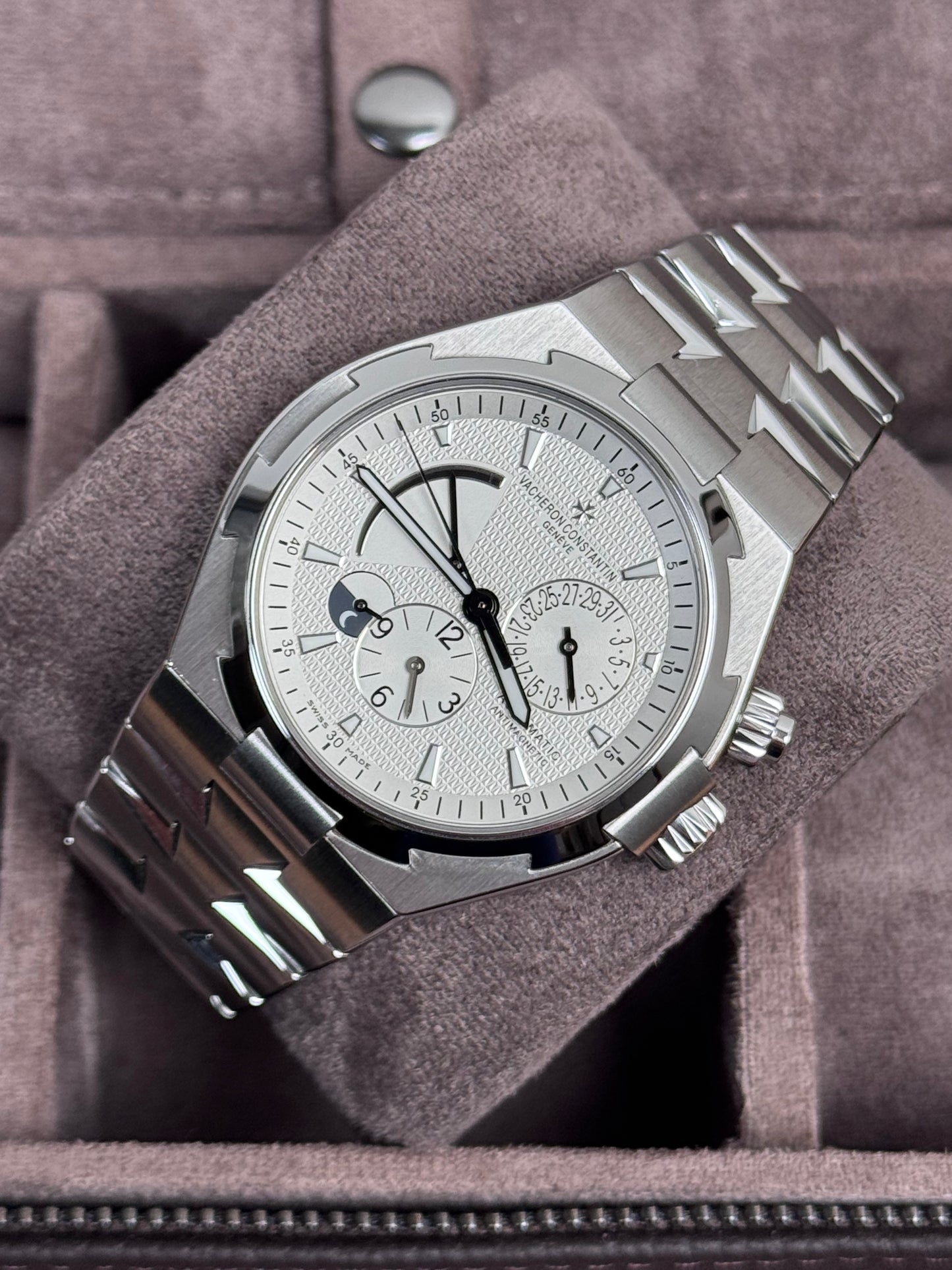 Vacheron Constantin Overseas Dual Time / 2013 / Full Set / Neuwertig