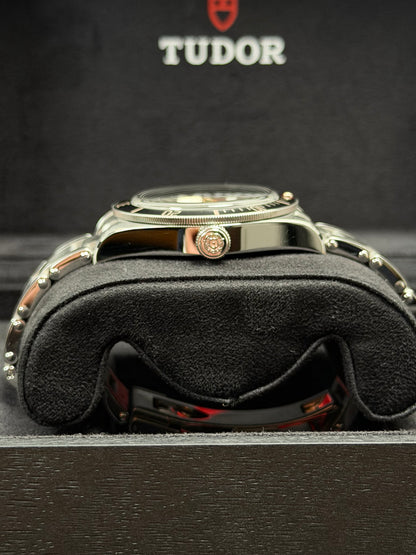 Tudor Black Bay 58 Schwarz / 2021 / Full Set / Top Zustand