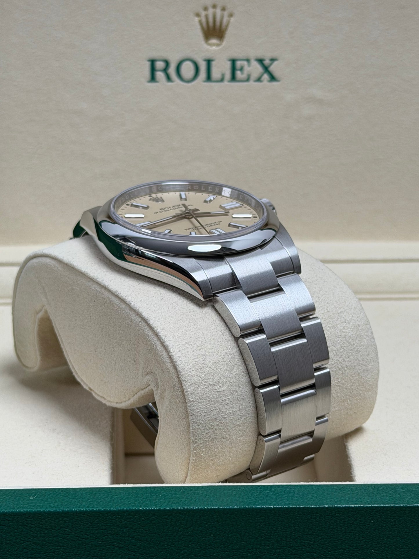Rolex Oyster Perpetual 41 Beige 134300 / 2025 / Full Set / Neuwertig