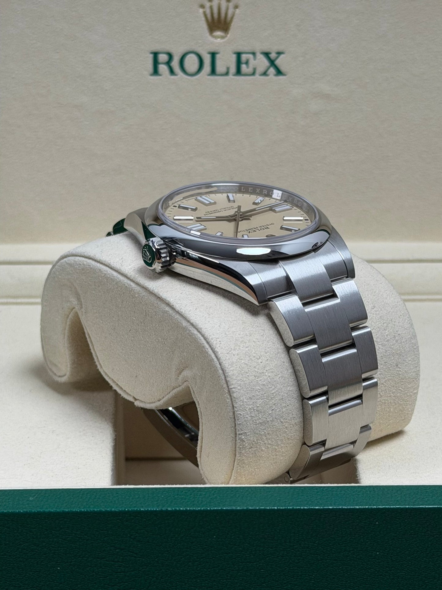 Rolex Oyster Perpetual 41 Beige 134300 / 2025 / Full Set / Neuwertig