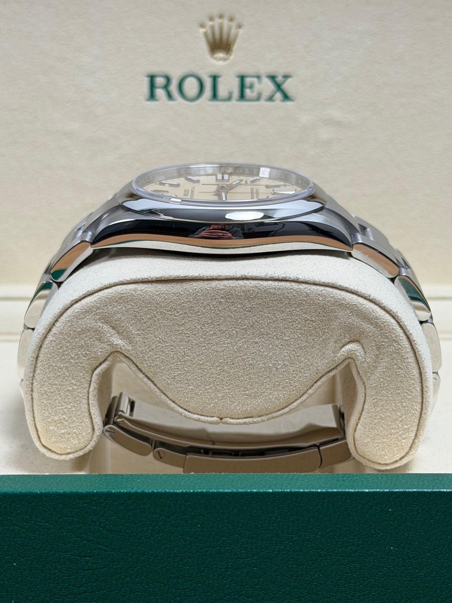 Rolex Oyster Perpetual 41 Beige 134300 / 2025 / Full Set / Neuwertig