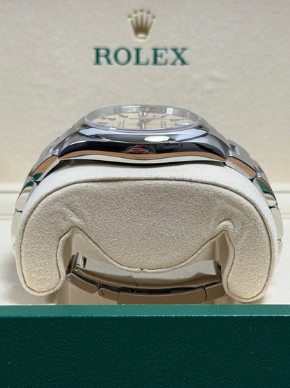 Rolex Oyster Perpetual 41 Beige 134300 / 2025 / Full Set / Neuwertig