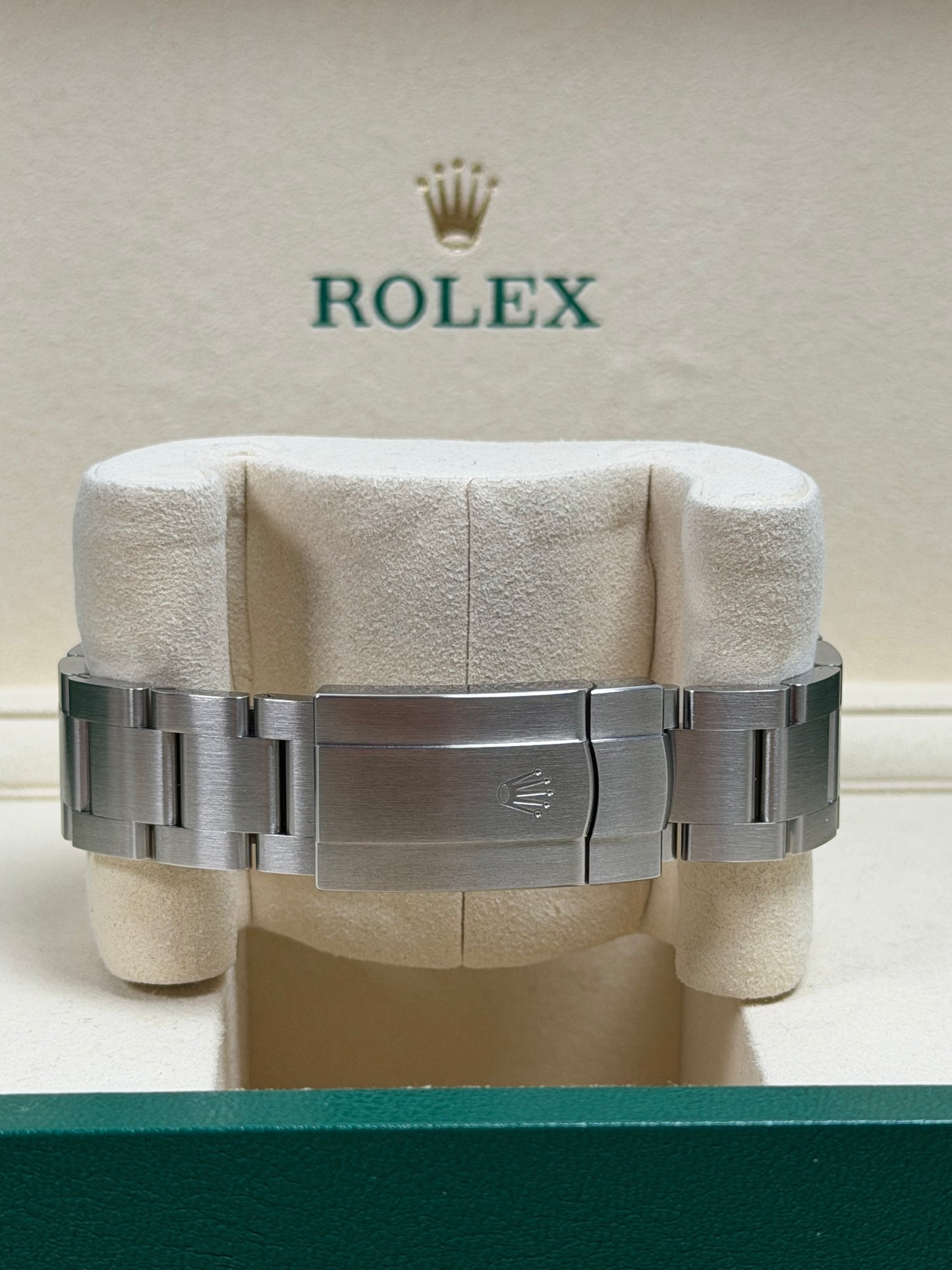 Rolex Oyster Perpetual 41 Beige 134300 / 2025 / Full Set / Neuwertig