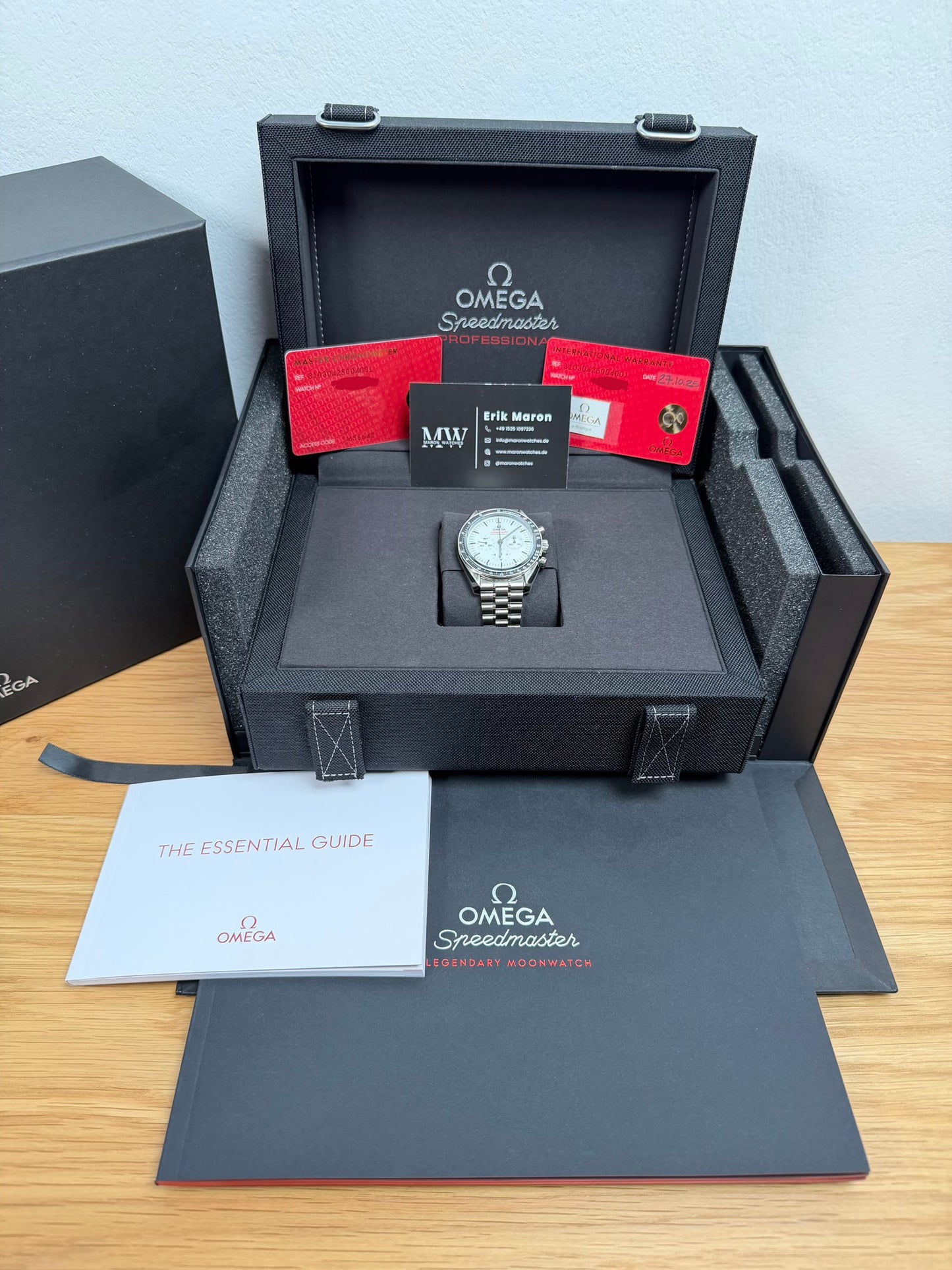 Omega Speedmaster Moonwatch Professional Weiß / 2025 / Full Set / Neuwertig