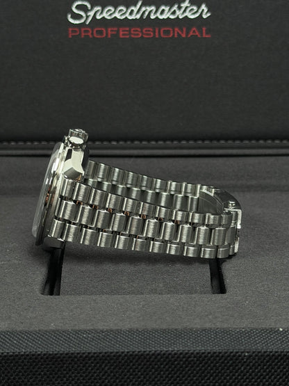 Omega Speedmaster Moonwatch Professional Weiß / 2025 / Full Set / Neuwertig