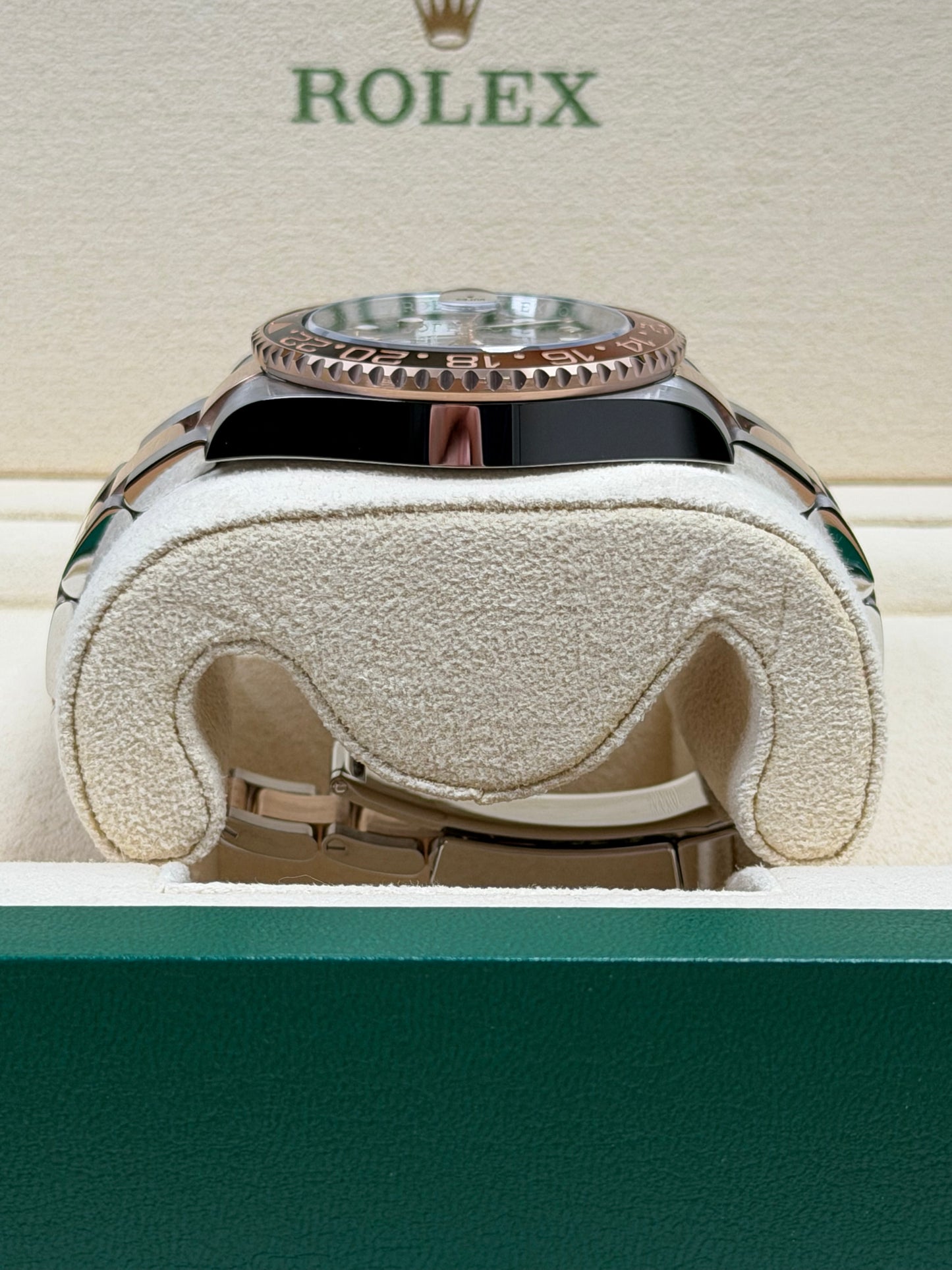 Rolex GMT Master 2 "Rootbeer" 126711CHNR / 2024 / Full Set / Ungetragen