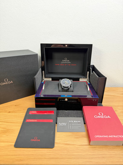 Omega Speedmaster Dark Side Of The Moon Apollo 8 / 2021 / Full Set / Neuwertig