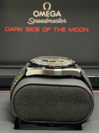 Omega Speedmaster Dark Side Of The Moon Apollo 8 / 2021 / Full Set / Neuwertig