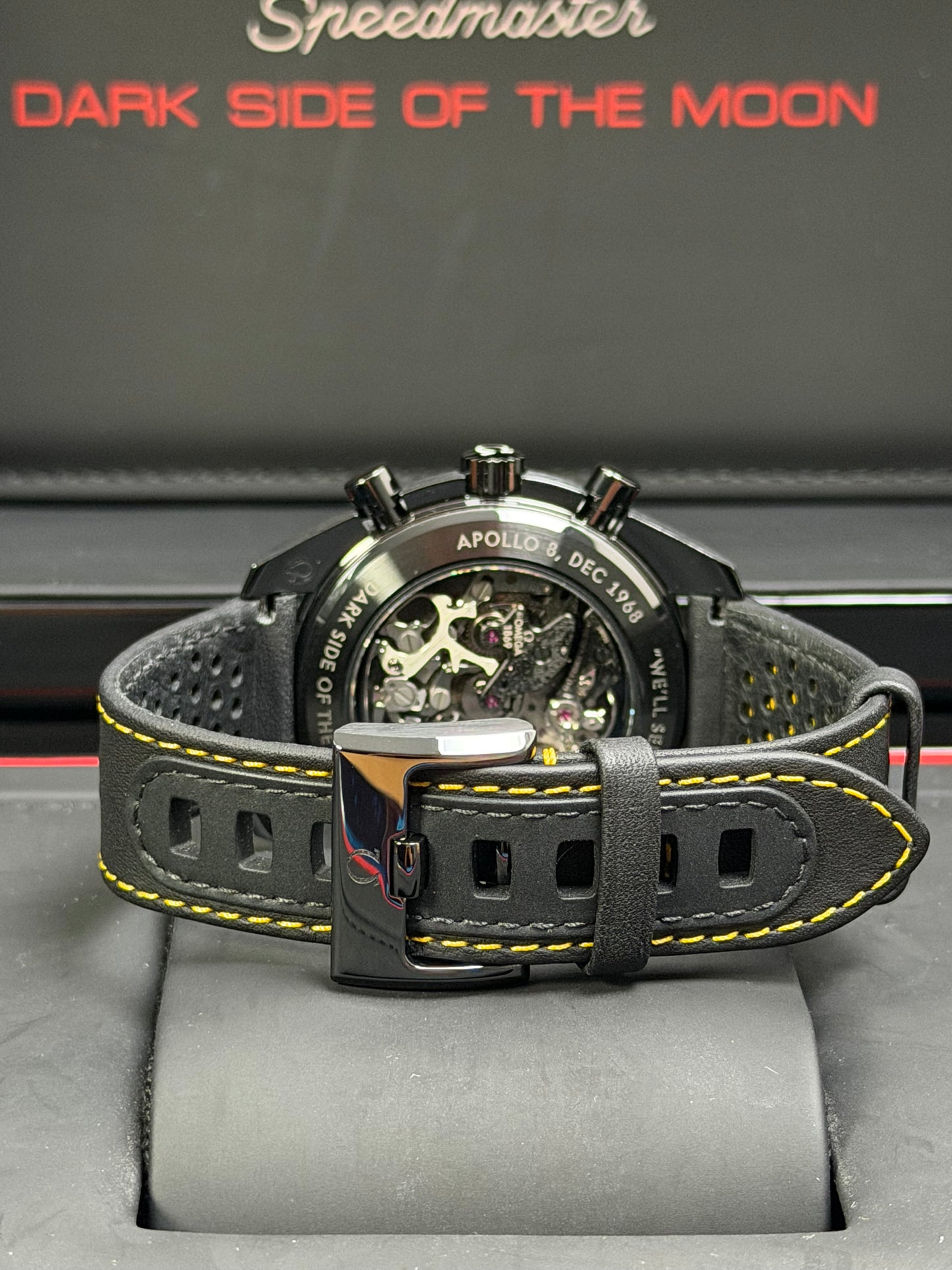 Omega Speedmaster Dark Side Of The Moon Apollo 8 / 2021 / Full Set / Neuwertig