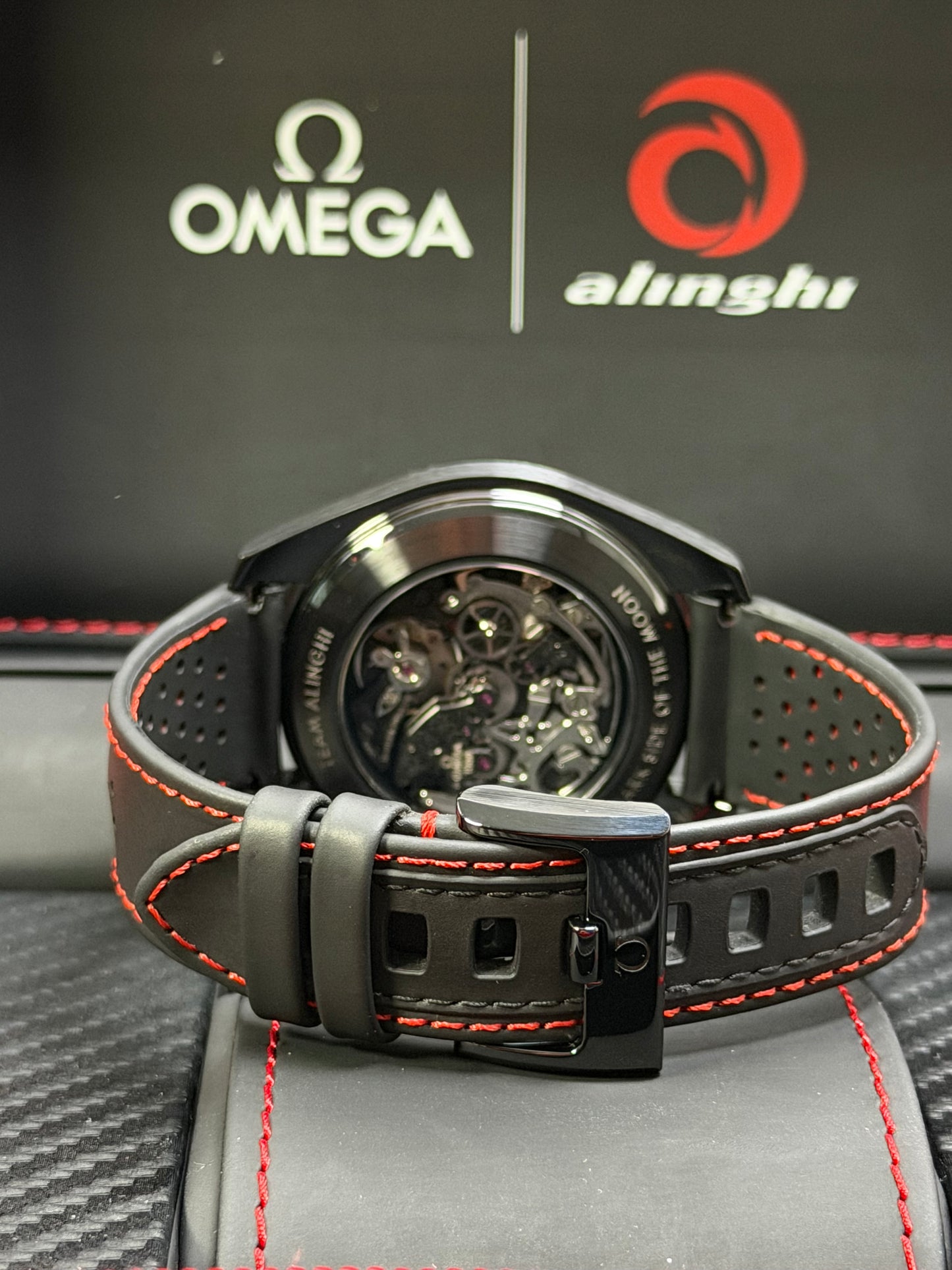 Omega Speedmaster Dark Side Of The Moon "Alinghi" / 2022 / Full Set / Neuwertig