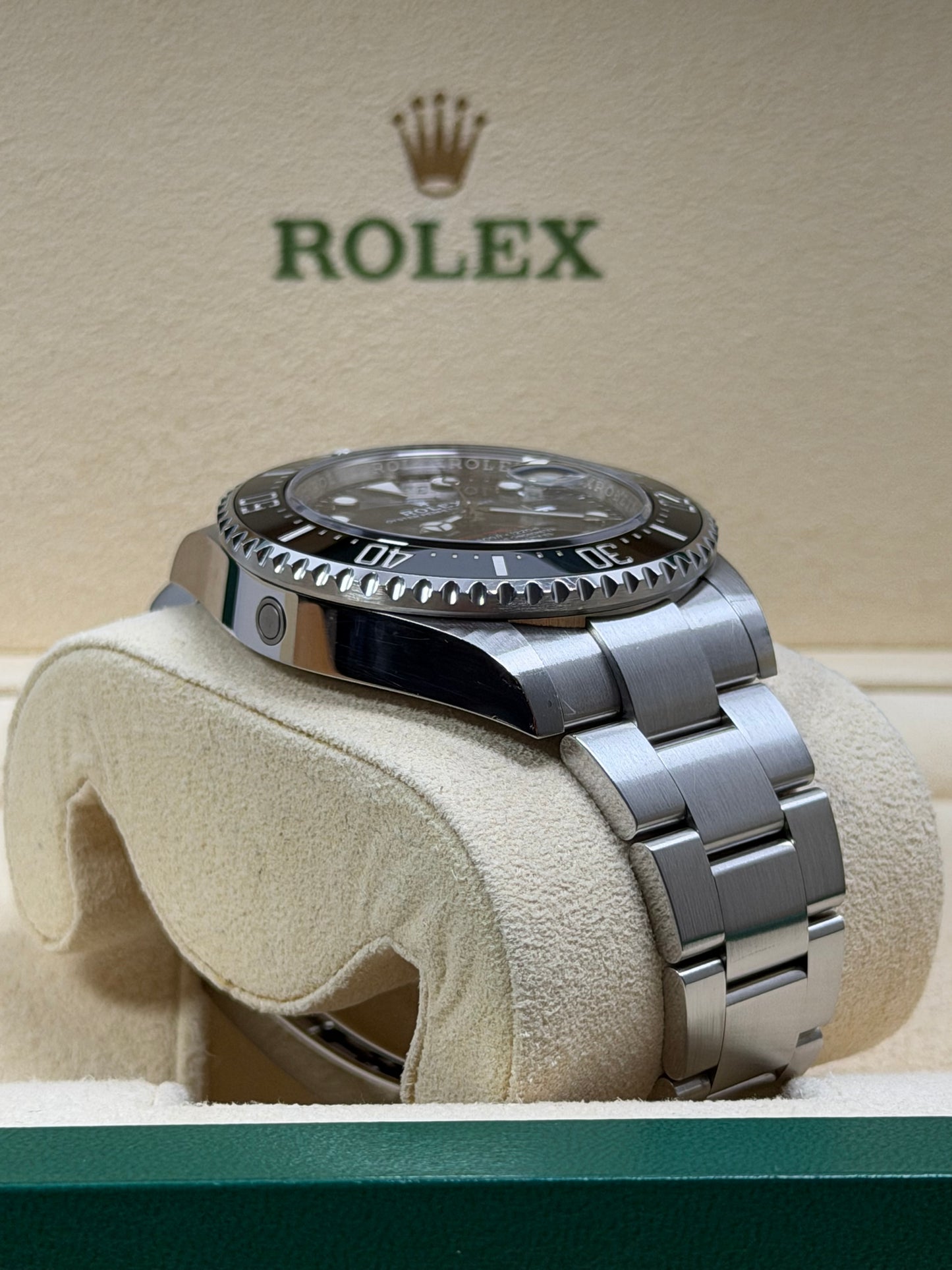 Rolex Sea-Dweller 126600 / 2020 / Full Set / Sehr gut