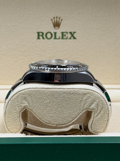 Rolex Sea-Dweller 126600 / 2020 / Full Set / Sehr gut