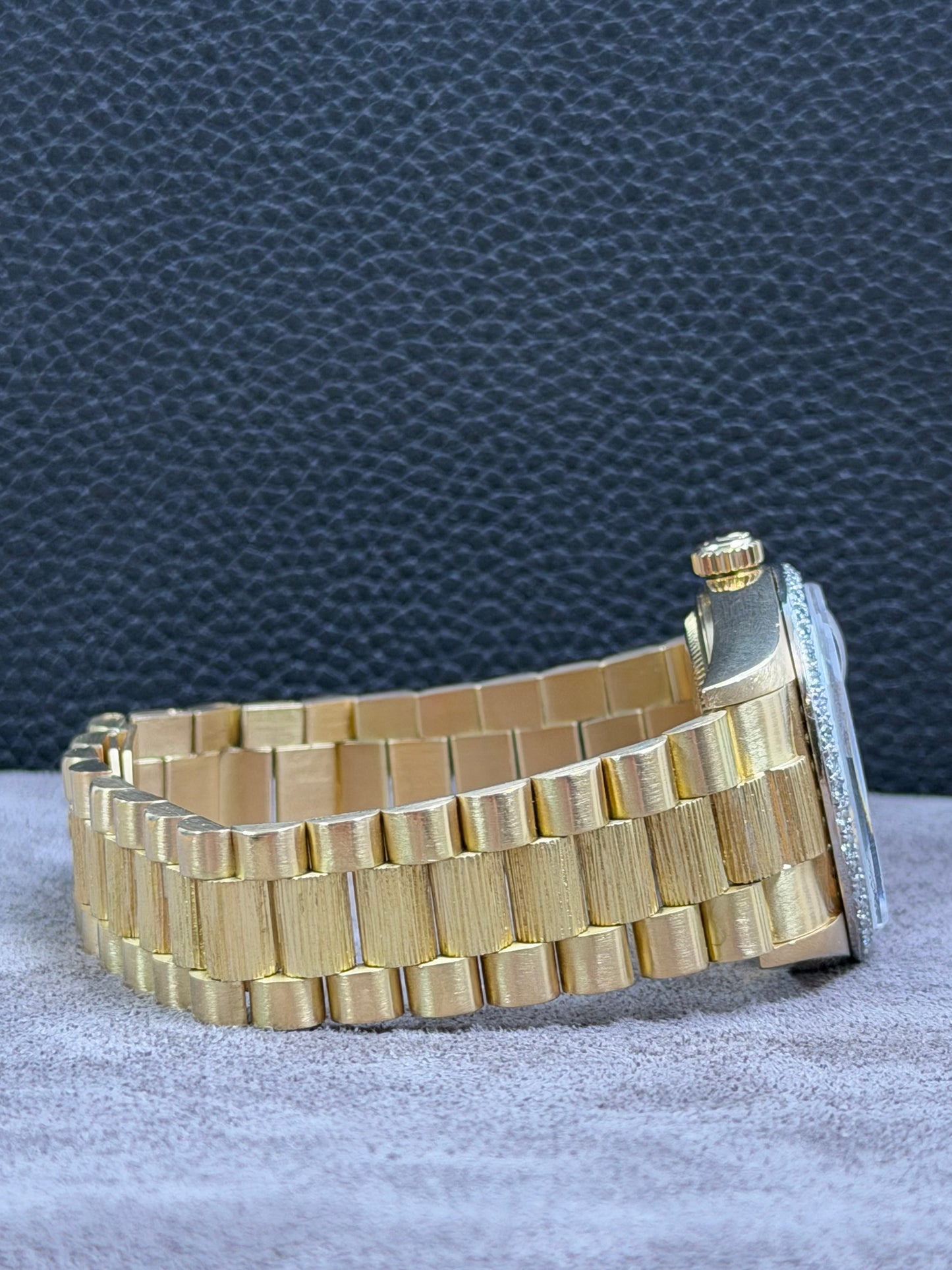 Rolex Day-Date 36 Borke 18K Gelbgold Diamant / 18078 / Sehr gut