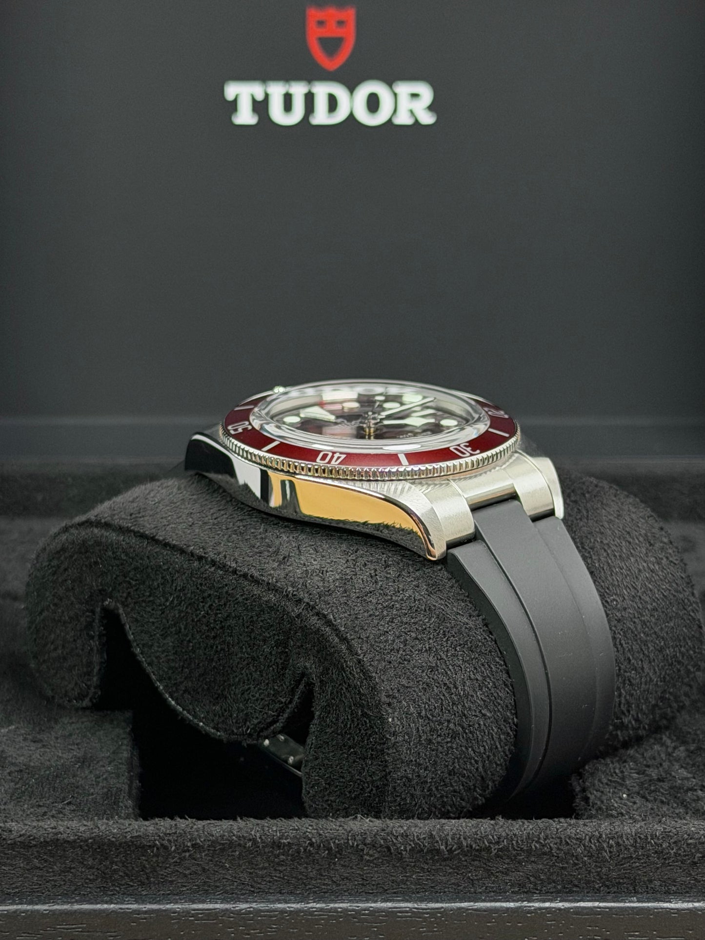 Tudor Black Bay 58 Bordeaux / 2025 / Full Set / Neuwertig