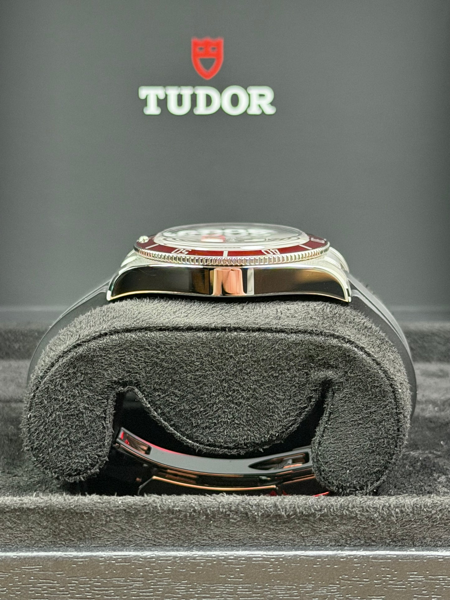 Tudor Black Bay 58 Bordeaux / 2025 / Full Set / Neuwertig