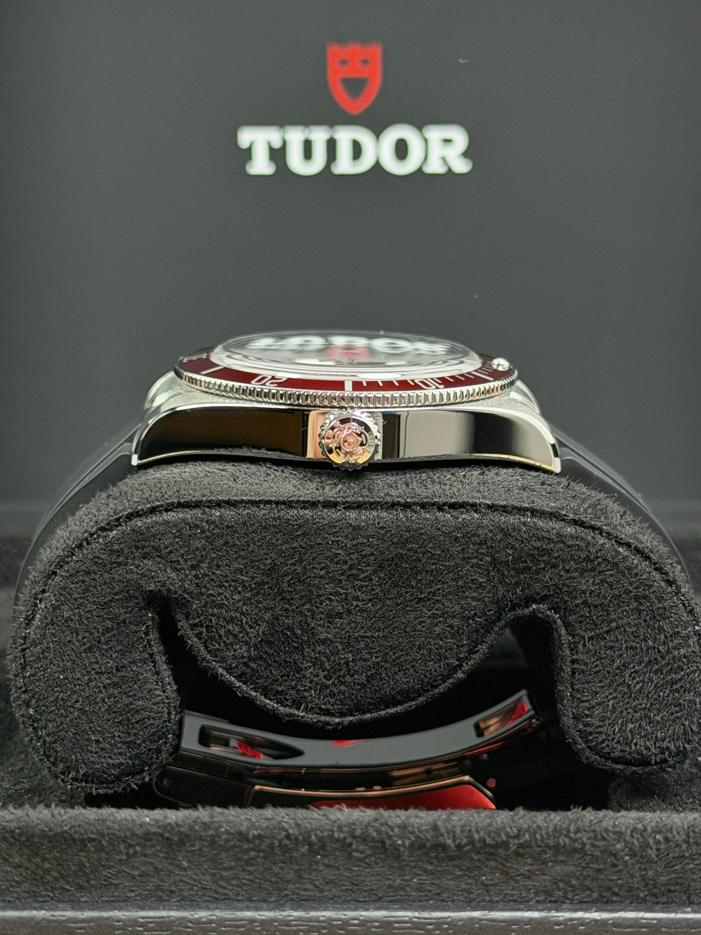 Tudor Black Bay 58 Bordeaux / 2025 / Full Set / Neuwertig