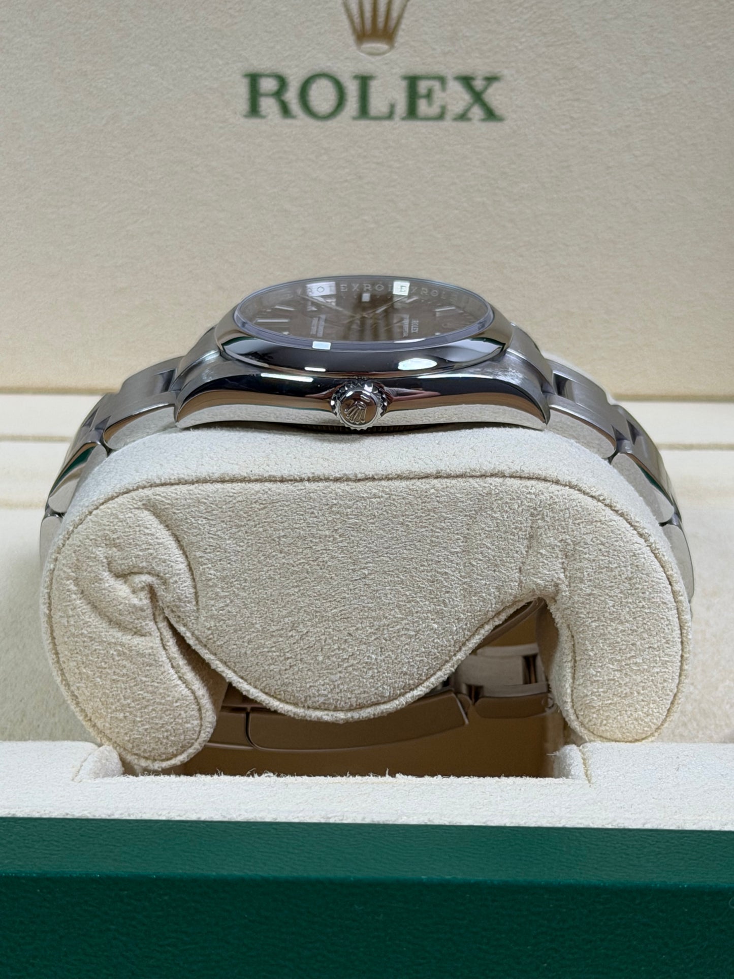 Rolex Oyster Perpetual 34 Bordeaux 114200 / 2019 / Full Set / Top Zustand