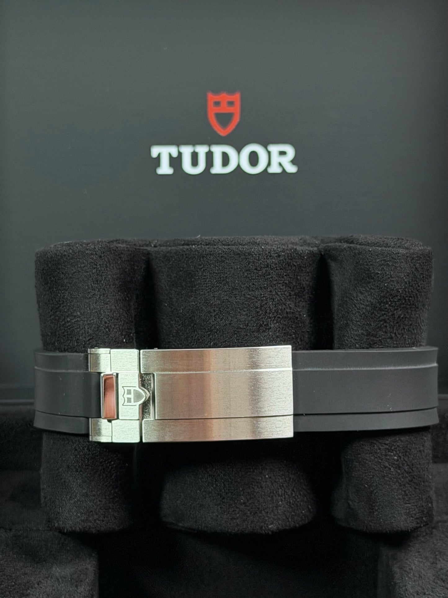 Tudor Black Bay 41 Monochrome / 2025 / Full Set / Neuwertig
