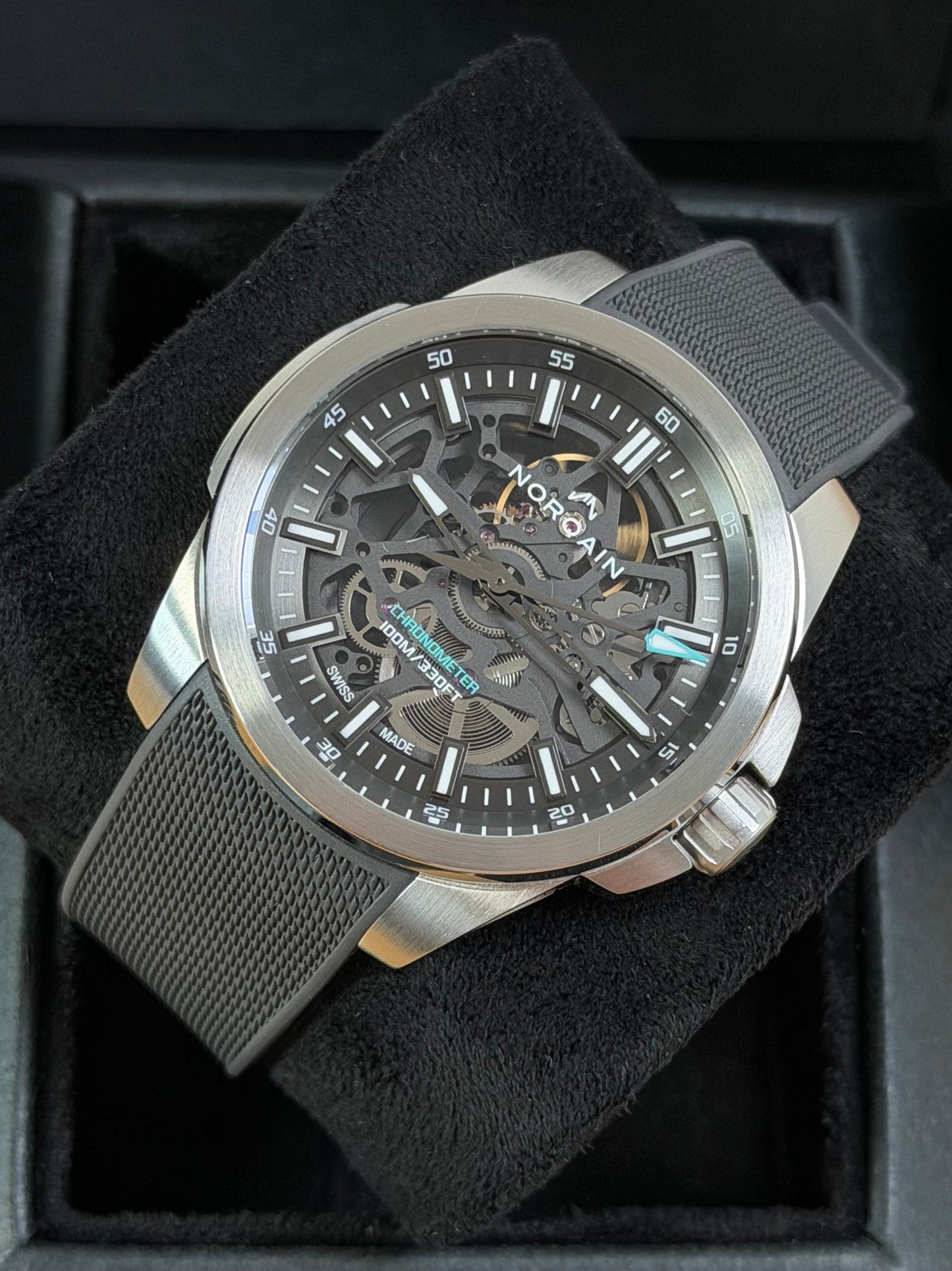 Norqain Independence Skeleton 40mm / 2025 / Full Set / Neuwertig