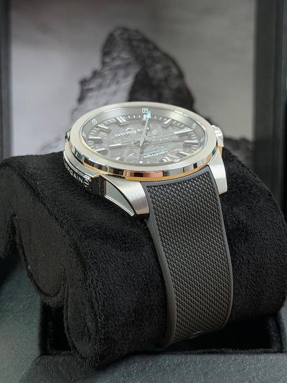 Norqain Independence Skeleton 40mm / 2025 / Full Set / Neuwertig