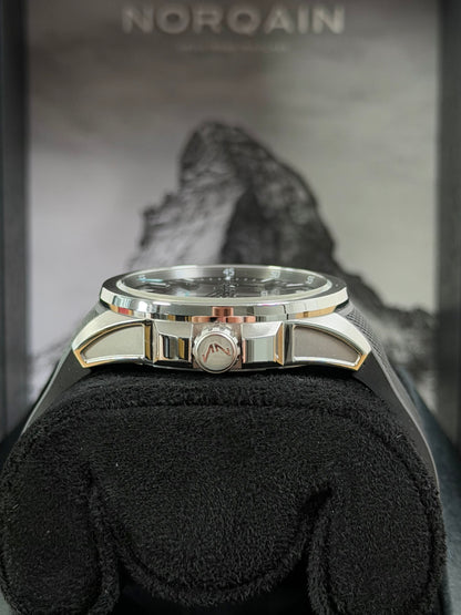 Norqain Independence Skeleton 40mm / 2025 / Full Set / Neuwertig