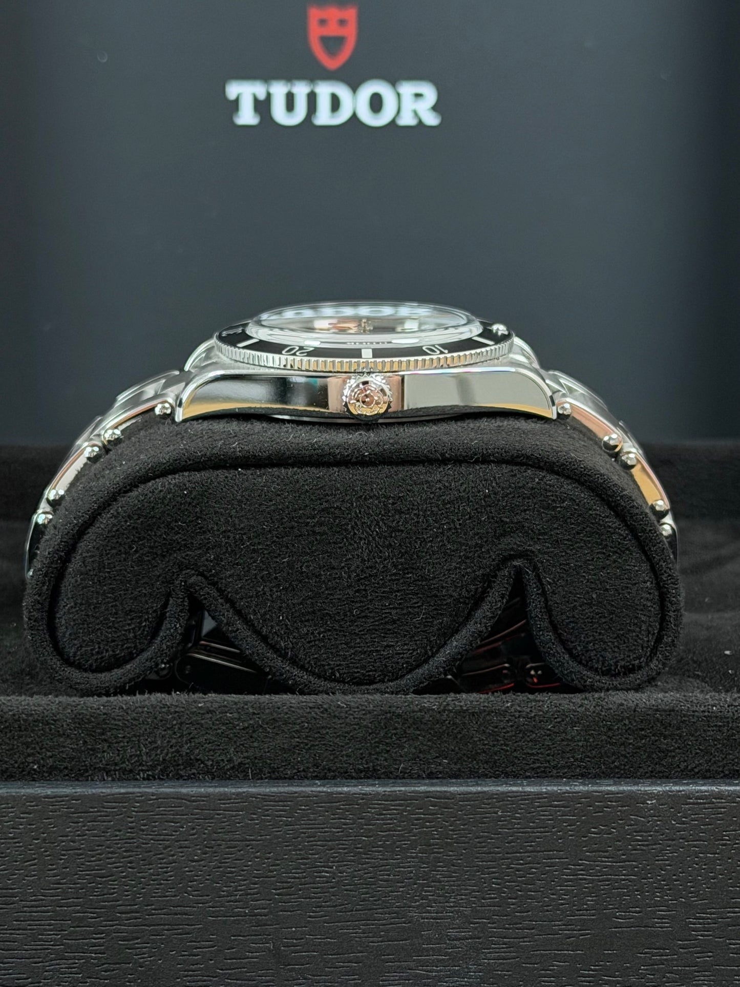 Tudor Black Bay 54 Schwarz / 2023 / Full Set / Top Zustand