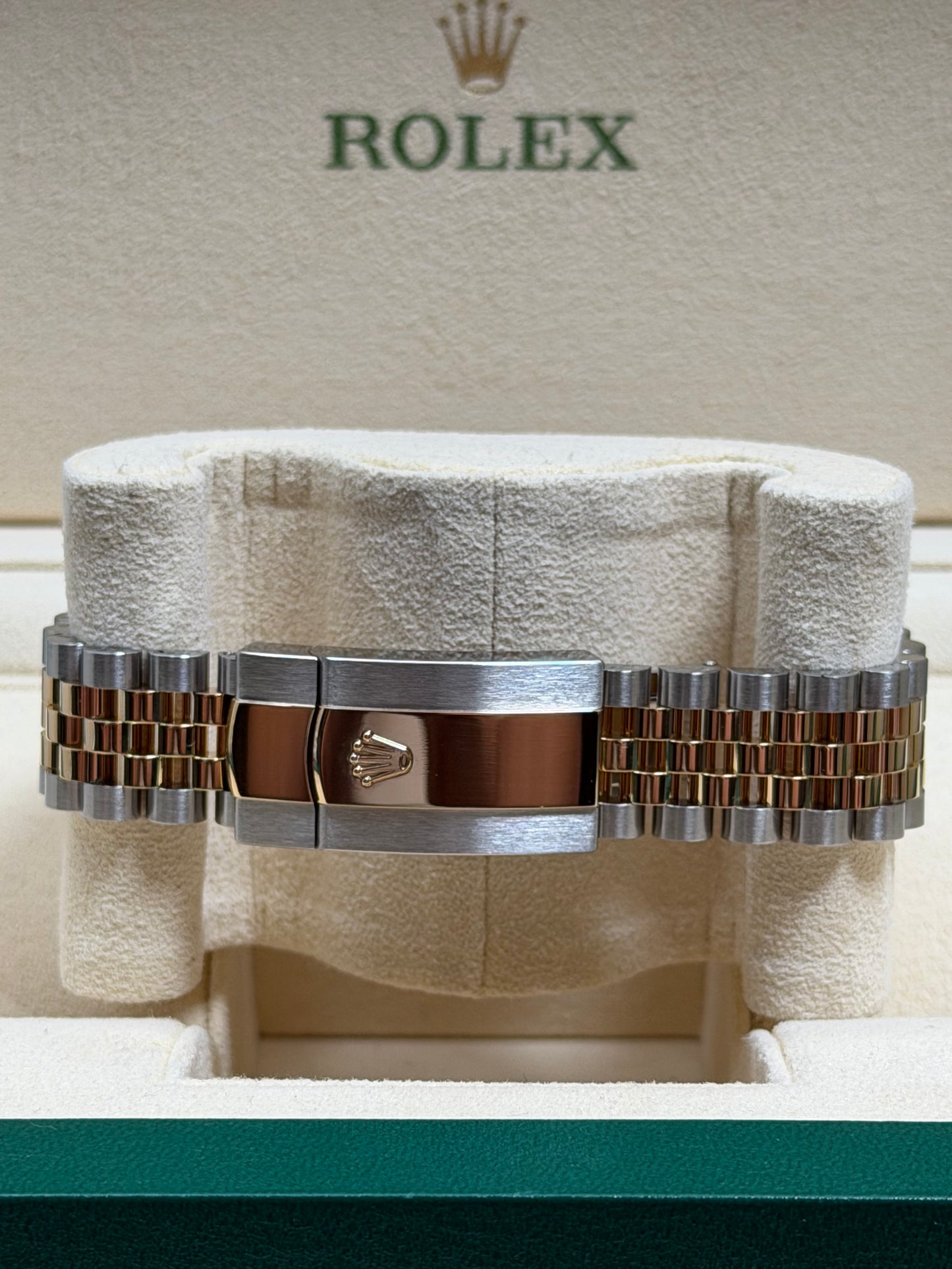 Rolex Datejust 41 Bicolor Schwarz Diamant-Zifferblatt / 2021 / Full Set / Neuwertig
