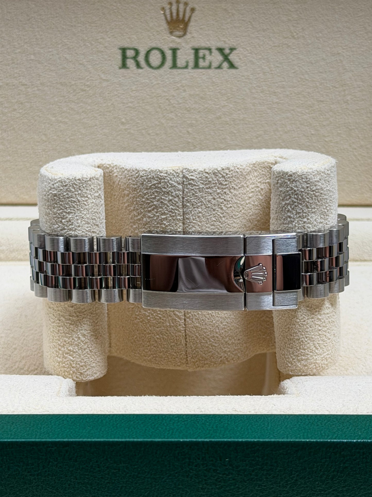 Rolex GMT Master 2 "Batgirl" 126710BLNR / 2023 / Full Set / Top Zustand