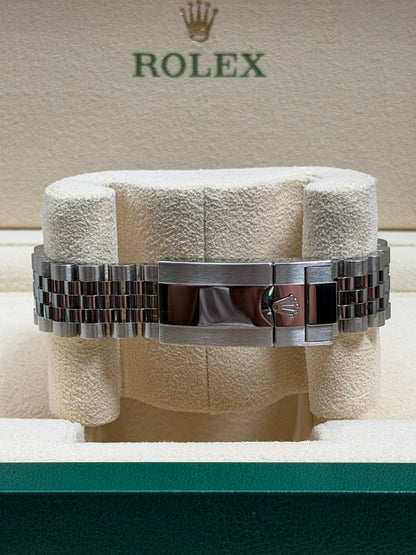 Rolex GMT Master 2 "Batgirl" 126710BLNR / 2023 / Full Set / Top Zustand
