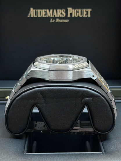 Audemars Piguet Royal Oak Chronograph Grün / 2024 / Full Set / Sehr gut