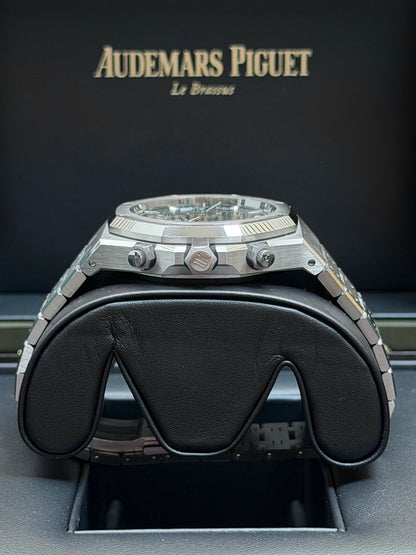 Audemars Piguet Royal Oak Chronograph Grün / 2024 / Full Set / Sehr gut