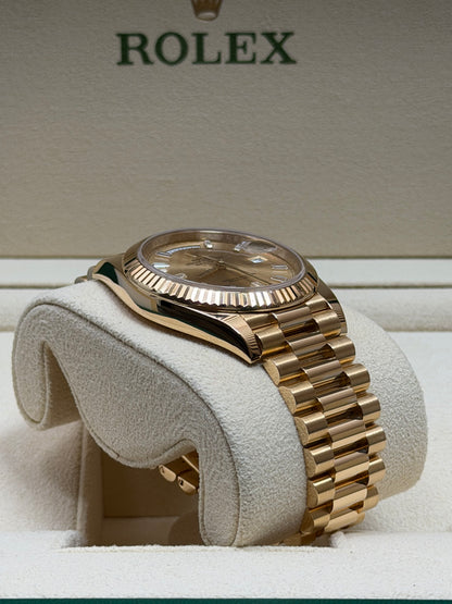 Rolex Day-Date 40 18K Gelbgold Baguette-Zifferblatt / 228238 / Top Zustand