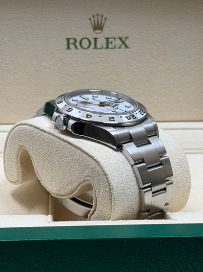 Rolex Explorer 2 Polar 226570 / 2022 / Full Set / Sehr gut