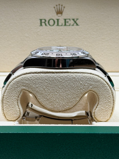 Rolex Explorer 2 Polar 226570 / 2022 / Full Set / Sehr gut