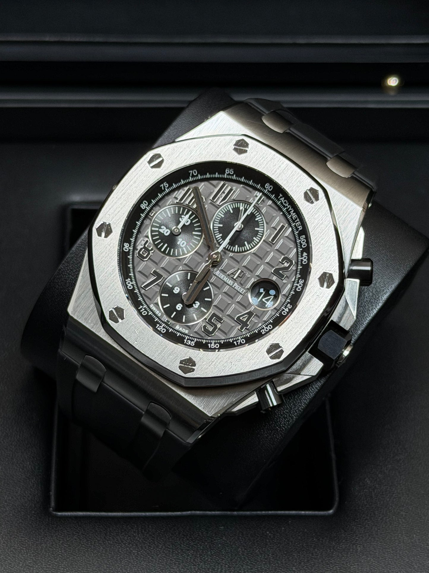 Audemars Piguet Royal Oak Offshore „Elephant“ / 2015 / Full Set / Sehr gut