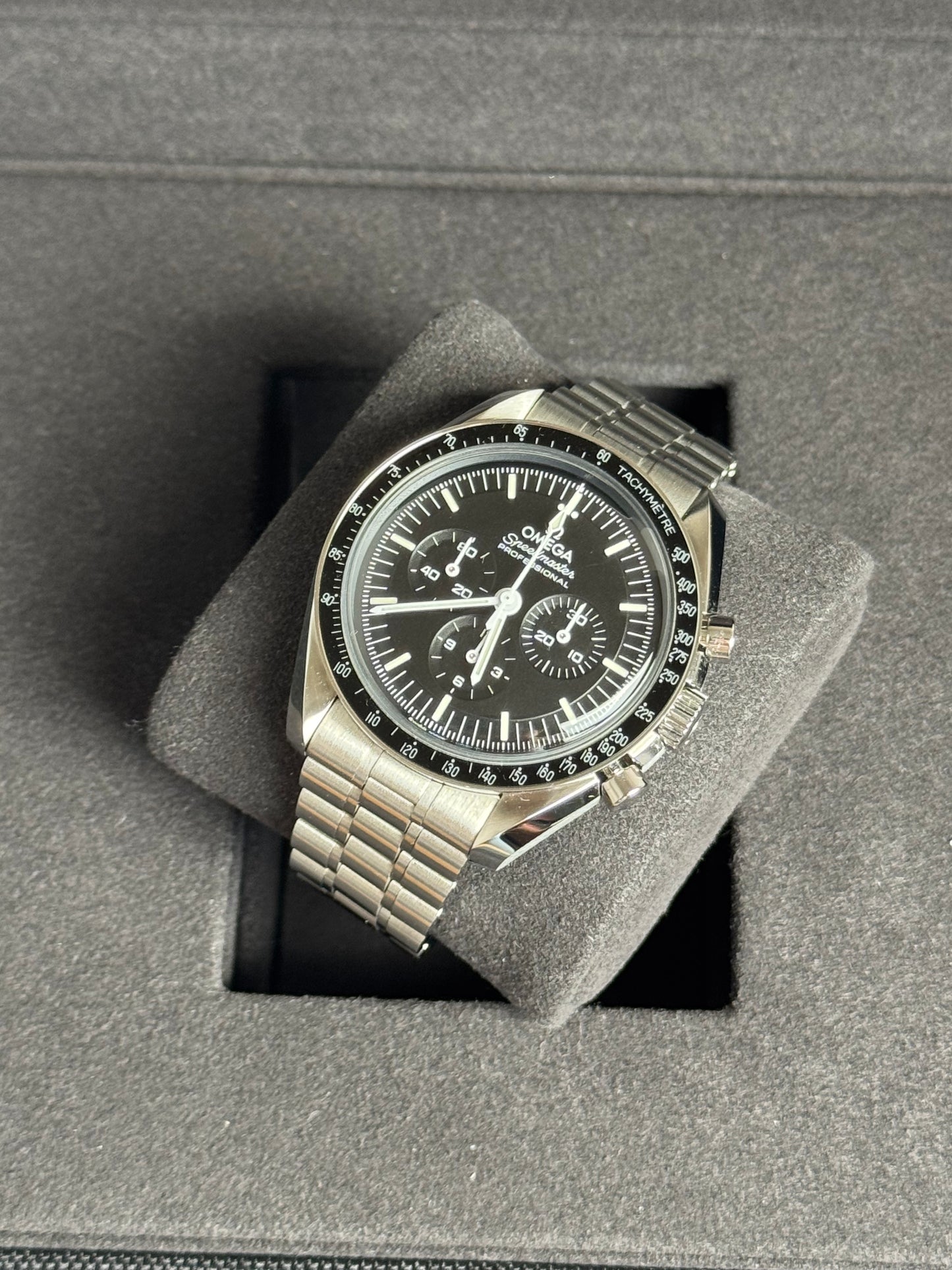 Omega Speedmaster Moonwatch Professional / 2024 / Full Set / Top Zustand
