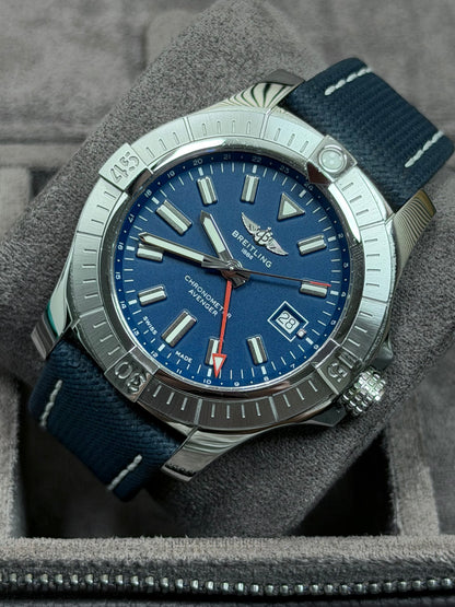 Breitling Avenger Automatic GMT 45 / 2025 / Full Set / Top Zustand
