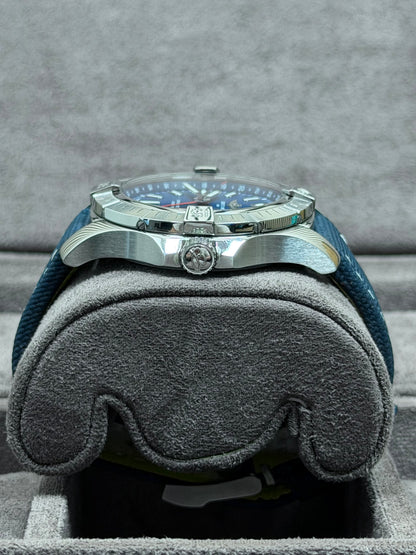 Breitling Avenger Automatic GMT 45 / 2025 / Full Set / Top Zustand