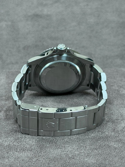 Rolex Submariner Date 16610 M-Serie No Holes / 2007 / Box & Uhr / Top Zustand