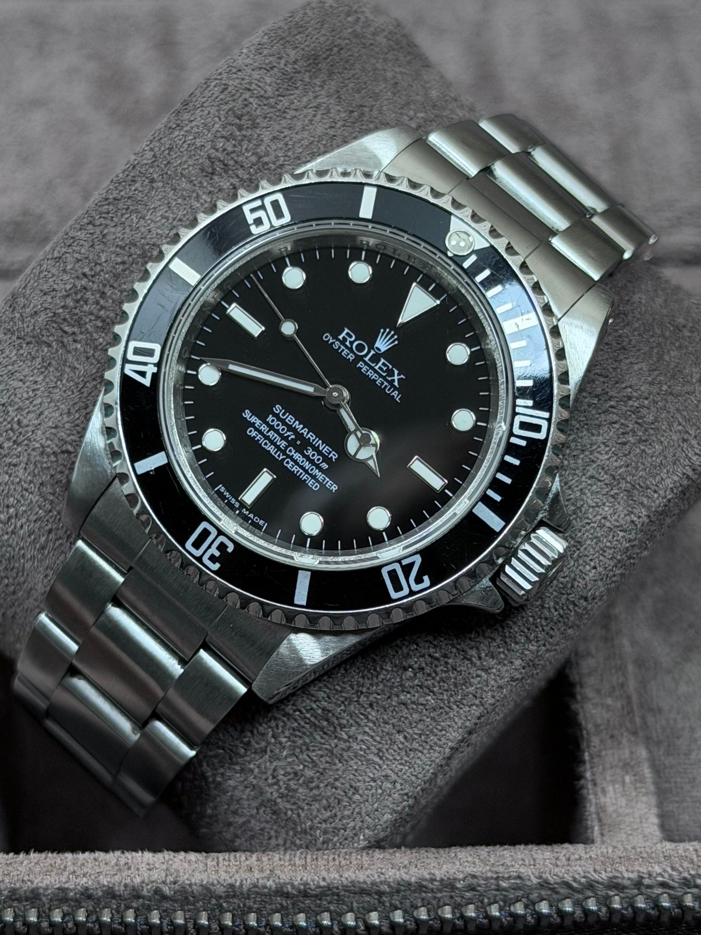 Rolex Submariner No Date 14060M V-Serie Rehaut / 2009 / Box & Uhr / Sehr gut