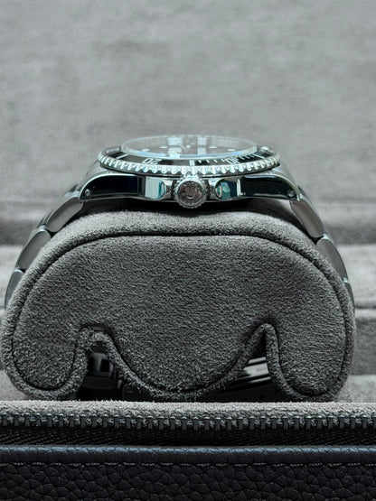 Rolex Submariner No Date 14060M V-Serie Rehaut / 2009 / Box & Uhr / Sehr gut