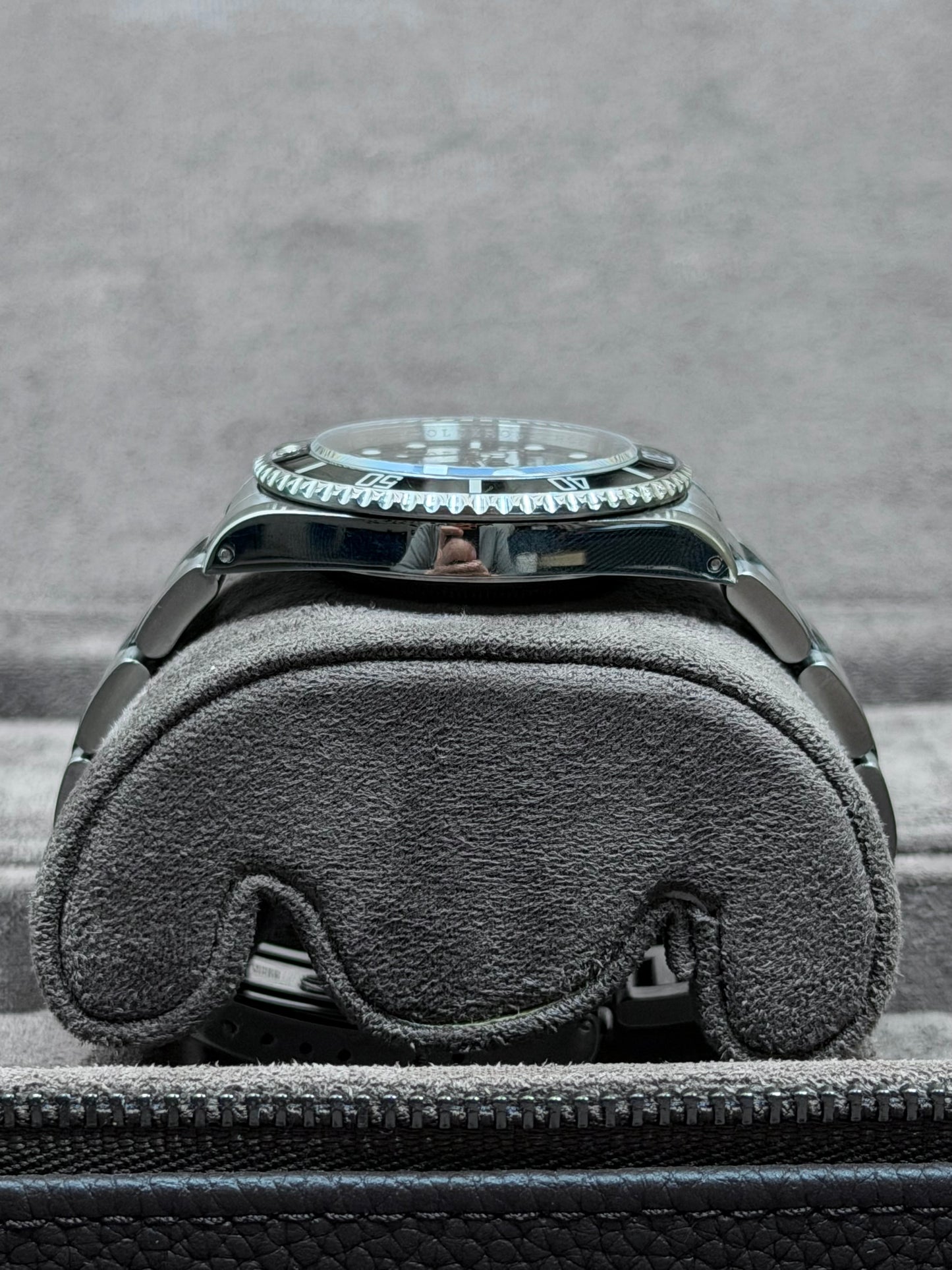 Rolex Submariner No Date 14060M V-Serie Rehaut / 2009 / Box & Uhr / Sehr gut