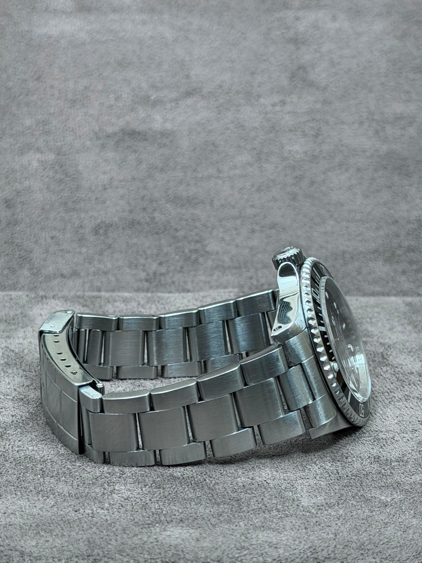 Rolex Submariner No Date 14060M V-Serie Rehaut / 2009 / Box & Uhr / Sehr gut