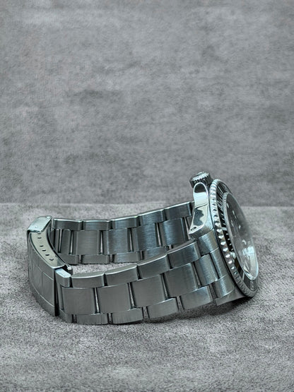 Rolex Submariner No Date 14060M V-Serie Rehaut / 2009 / Box & Uhr / Sehr gut