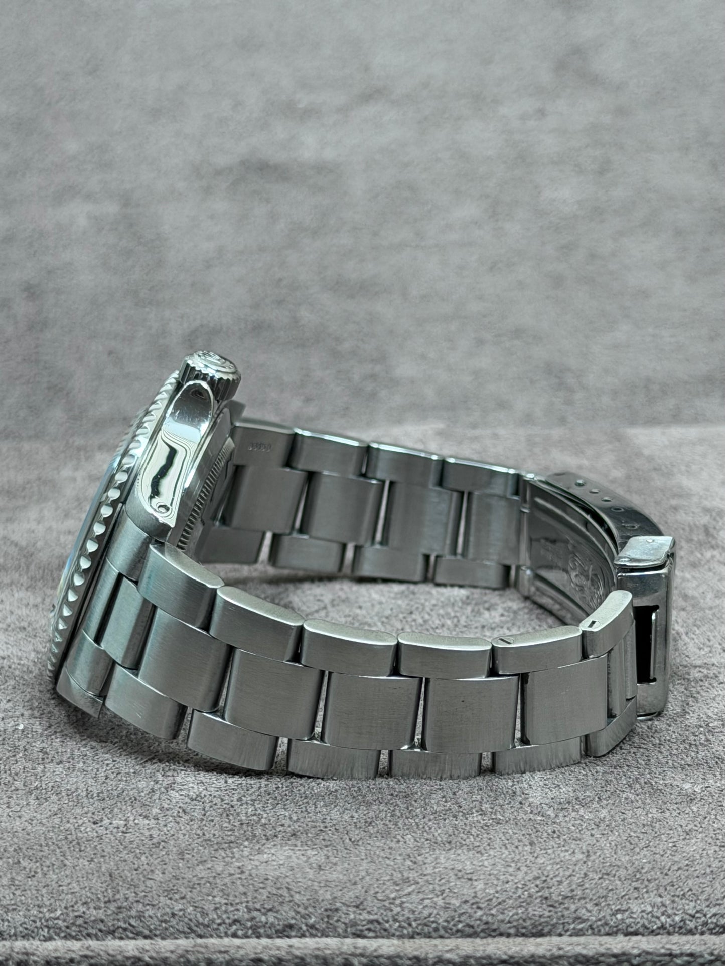 Rolex Submariner No Date 14060M V-Serie Rehaut / 2009 / Box & Uhr / Sehr gut