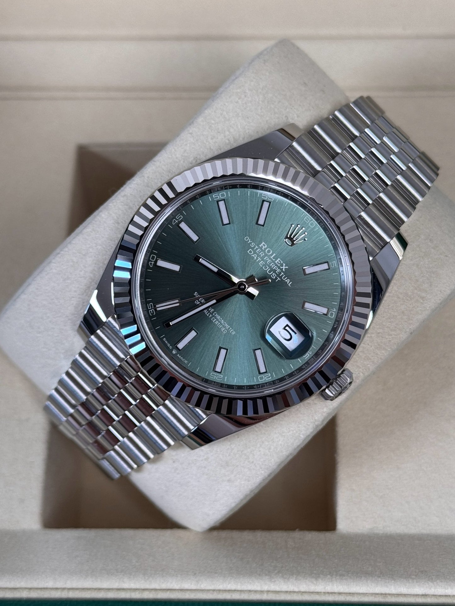Rolex Datejust 41 126334 Mint Green / 2025 / Full Set / Neuwertig