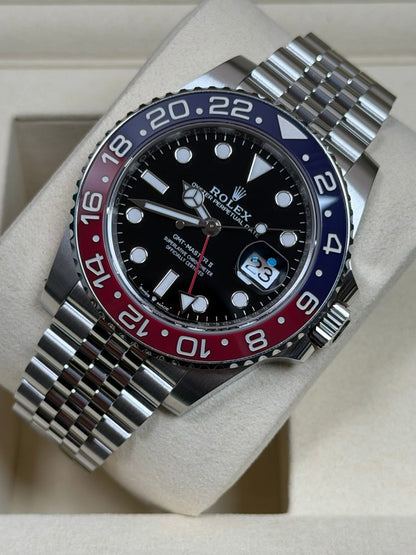 Rolex GMT Master 2 "Pepsi" 126710BLRO / 2025 / Full Set / Neuwertig