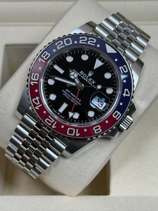 Rolex GMT Master 2 "Pepsi" 126710BLRO / 2025 / Full Set / Neuwertig