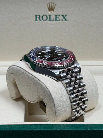 Rolex GMT Master 2 "Pepsi" 126710BLRO / 2025 / Full Set / Neuwertig