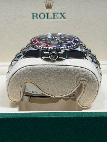 Rolex GMT Master 2 "Pepsi" 126710BLRO / 2025 / Full Set / Neuwertig